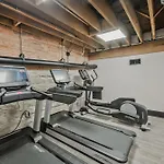 Apartment Luxe Loft With Speakeasy Parking And 2 Mi To Broadway