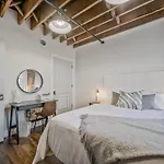 Luxe Loft With Speakeasy Parking And 2 Mi To Broadway