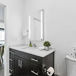 Chic For 8 In Desirable Gulch Neighborhood *
