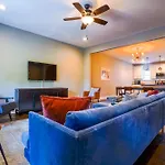 Side By Side Townhomes In East Holiday home