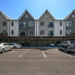 Quiet Condo - Prime Locale Within Mins To Dt