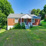 7 Mi To Dtwn Apt With Spacious Yard In Nashville