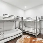 Holiday home Chic For 8 In Desirable Gulch Neighborhood *