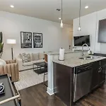 Couple's Retreat Near Vanderbilt Holiday home