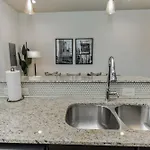 Couple's Retreat Near Vanderbilt Holiday home *