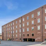 1 Bdr Loft Near The Parthenon