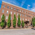 1 Bdr Loft Near The Parthenon