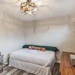 Luxurious 4br Pet Friendly