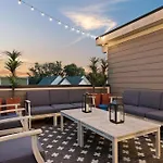Walkable Nations Retreat Rooftop & Near Broadway * Nashville