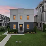 Nash Urban Oasis With Rooftop And Modern Amenities