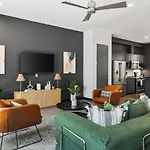 Holiday home Rooftop Patio With Parking Walk To Belmont And 12 South Nashville