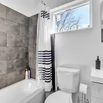 Spacious Duplex In Prime Location Nashville