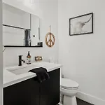 Haven With Gorgeous Skyline Views Holiday home *