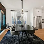 Haven With Gorgeous Skyline Views Holiday home *