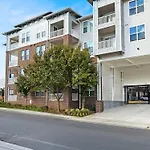 Apartment Landing Stunning 1bd Pool Clubhouse