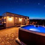 Rooftop Hot Tub Fire Pit 6br Near Broadway Holiday home