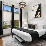 Luxe Getaway With Hot Tub Nashville