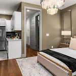 Holiday home Luxe Getaway With Hot Tub Nashville