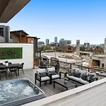 Holiday home Luxe Getaway With Hot Tub Nashville