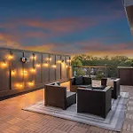 New Music City Loft-Style Stay With Rooftop Views