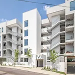 Lovely River View Walk To Downtown Has Garage And Balcony * Nashville