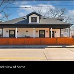 Broadway Breeze Escape Modern Nashville Comfort