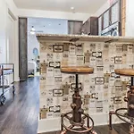 Dream In Desirable West End *