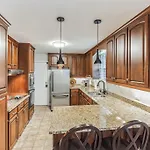 Luxurious 4br Pet Friendly