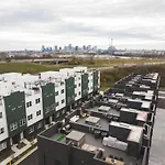 Cumberland Social I Rooftop Hot Tub!