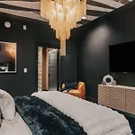 Starr Piano - Highball And Bellamy - 8 Bedroom Holiday home *