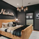 Starr Piano - Highball And Bellamy Suites - 8 Bedroom