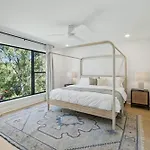 Getaway Rooftop Views & Modern Comfort