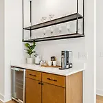 New Stylish Nash Townhouse W Hot Tub & Rooftop Apartment