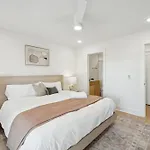 Getaway Rooftop Views & Modern Comfort