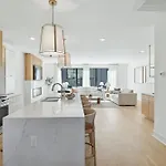 Getaway Rooftop Views & Modern Comfort * Nashville