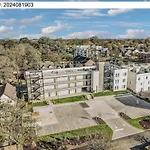 Rooftop Views Stylish Decor Nash Downtown Access