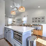 Holiday home Dream Sylvan Park 4 Bed 3 Bath, Lush Outdoor Area Nashville