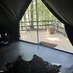 Spacious Equipped Bell Tent With Deck, Fire Pit And Picnic Space In Tennessee Holiday home *