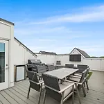 Holiday home Stylish 4br - Rooftop Deck Near Downtown *