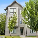 Stylish 4Br - Rooftop Deck Near Downtown