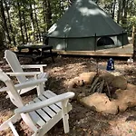 Spacious Equipped Bell Tent With Deck, Fire Pit And Picnic Space In Tennessee Holiday home Nashville