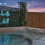 Holiday home Boho-chic With A Hot Tub, Fire Pit *