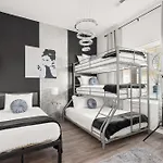 2 Condo Units! Sleeps 26! Free Parking, 5 Min Dt