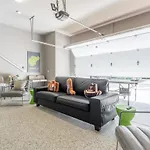 Holiday home The Onyx Opal By Local *