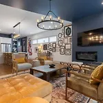 Bustling Broadway By Local Holiday home Nashville