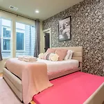 The Pink Royale By Local *