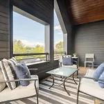 Holiday home The Onyx Opal By Local *