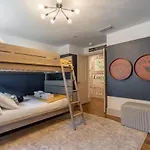 Holiday home Bustling Broadway By Local