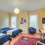The Hummingbird Retreat By Local Apartment *
