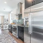 Holiday home Luxe 4br With Fire Pit Grill And Views